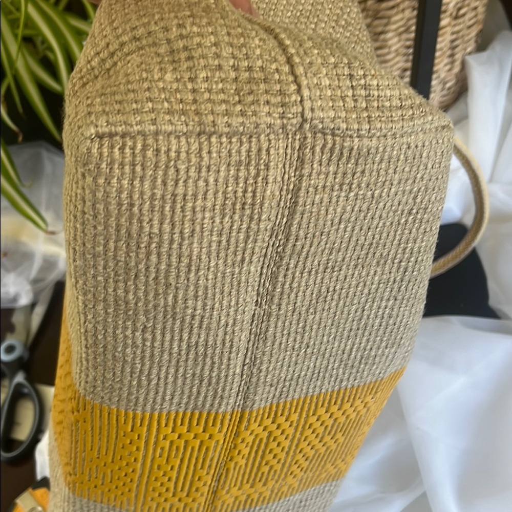 FENDI roll bag leather and woven raffia tote yellow/tan - Picture 13 of 17